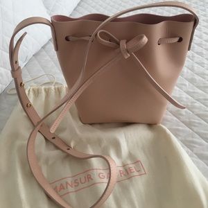Mansur Gavriel Mini Mini Calf Bucket Bag in Rosa!
